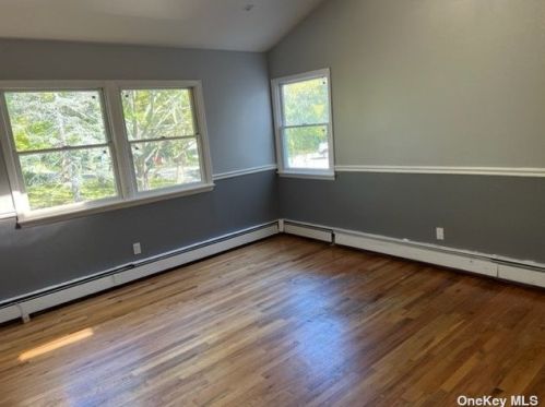 7 Croydon Ct, Huntington Station NY 11746-6143 exterior