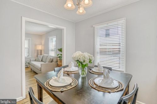 6014 Kings Hwy, Alexandria VA  22303-2232 exterior