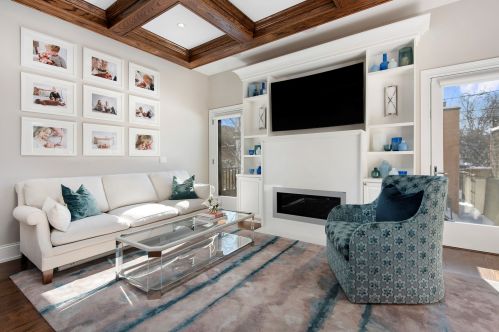 1131 Lill Ave, Chicago IL 60614-2296 exterior