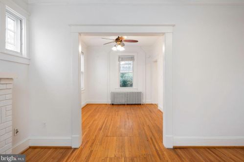 16 Masonic View Ave, Alexandria VA  22301-2204 exterior