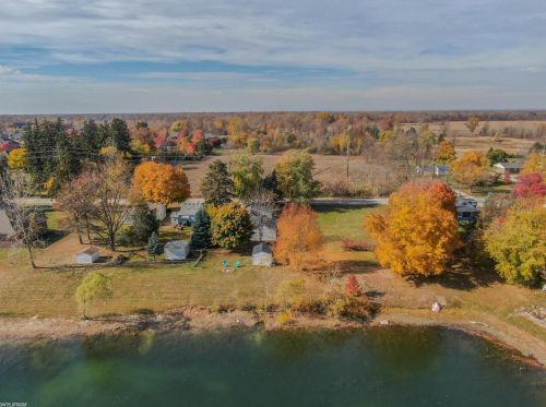 53920 Chesterfield Rd, New Baltimore, MI 48051-1648