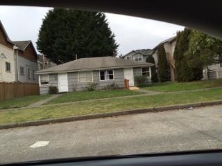 8527 Interlake Ave, Seattle WA  98103-4028 exterior
