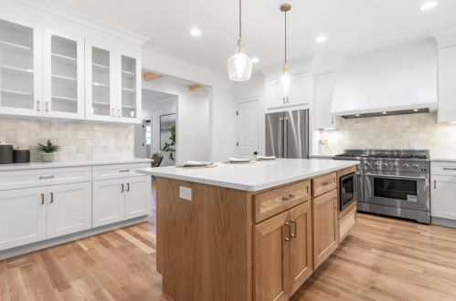 2667 Ellwood Dr, Atlanta GA  30305-3827 exterior