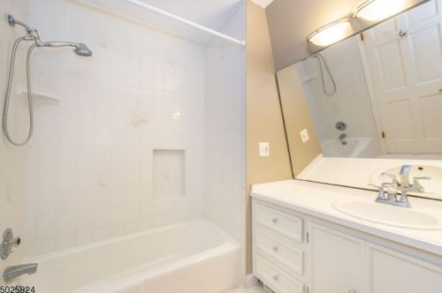 13 Shawnee Trl, Wharton NJ 07885-2934 exterior