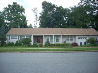 27 Anderson Dr, Wayne, NJ 07470-2650