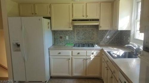 42 Stonewyck Dr, Chatham Township NJ  07928-1322 exterior