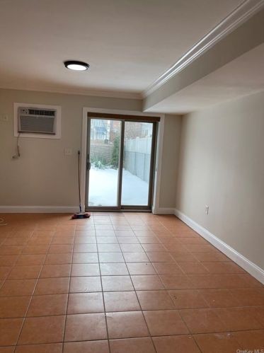 2418 Seymour Ave, Bronx NY 10469-3017 exterior