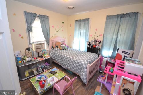 225 Holly Ave, Pitman NJ  08071-1256 exterior