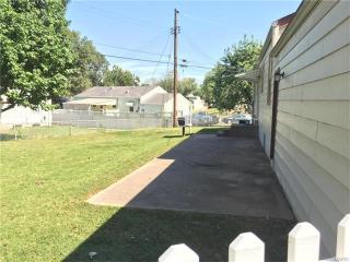 10801 Edgecliffe Dr, Saint Louis MO  63123-5935 exterior