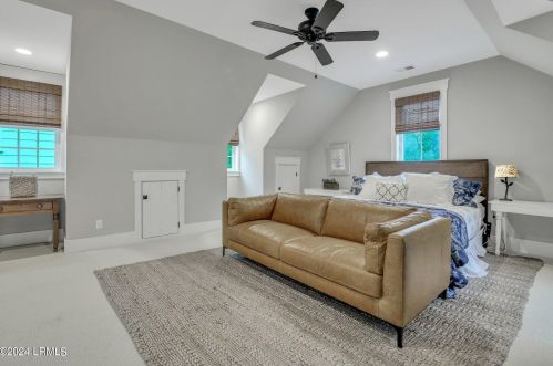 8 Berkeley Ct, Bluffton SC 29910-4839 exterior