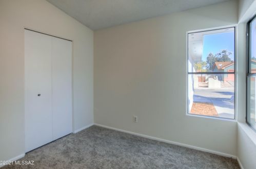 5125 Condor Dr, Tucson AZ 85742-9405 exterior