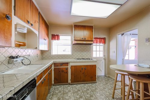 5641 7 Dr, Phoenix AZ 85029-1805 exterior