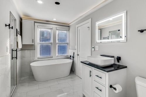 7443 Merrill Ave, Chicago IL  60649-3210 exterior