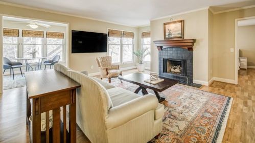 602 Bainbridge Dr, Atlanta GA 30327-4267 exterior