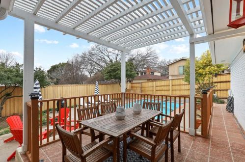 10153 Dentport Dr, Dallas TX 75238-2104 exterior