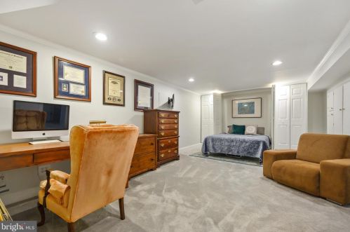 2310 Candlewood Dr, Alexandria VA exterior