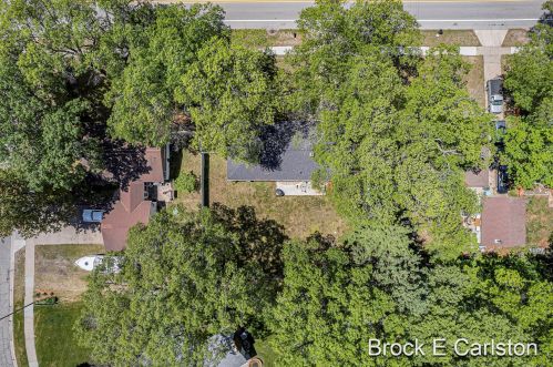 3024 Beach St, Meskegon MI 49441-1128 exterior