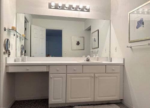 2239 Crystal Dr, Rochester MI 48309-3755 exterior