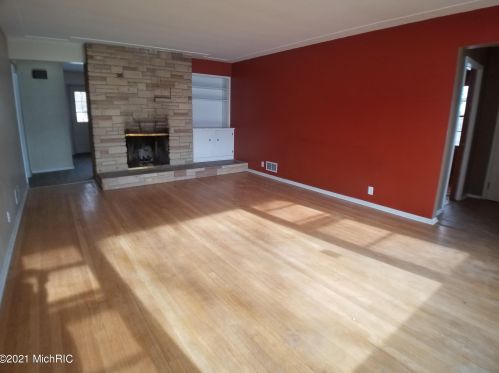 1465 Millbank St, Grand Rapids MI 49508-2673 exterior