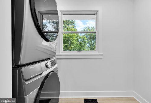 6705 Buttermere Ln, Bethesda MD  20817-1528 exterior