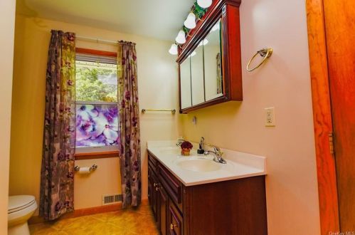 87 Cross Rd, Patterson NY 12563-2719 exterior