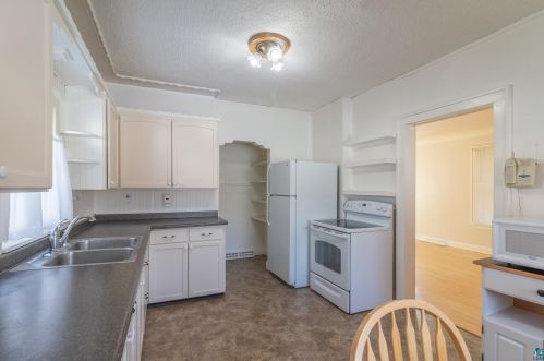 331 61 Ave, Duluth MN 55807-2338 exterior