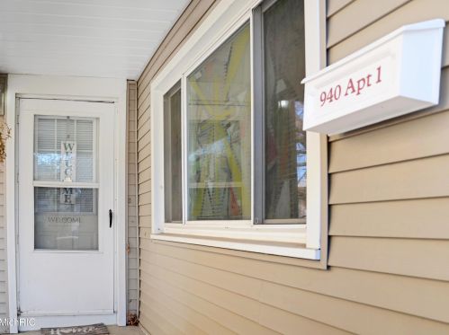 940 Mcreynolds Ave, Grand Rapids MI 49504-4439 exterior