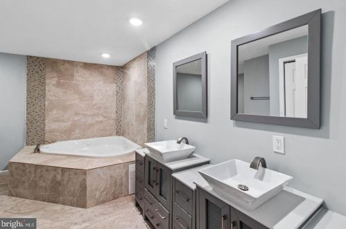 4305 Shoemaker Rd, Huntingdon Valley PA 19006-1711 exterior