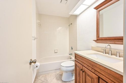 1335 Monarch Cir, Naples FL 34116-6615 exterior