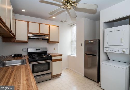 810 28 St, Philadelphia PA 19145-2522 exterior