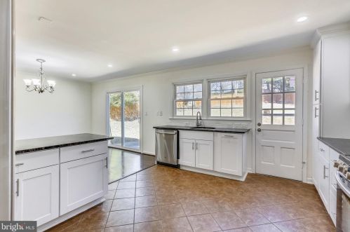 10409 Gainsborough Rd, Rockville MD 20854-2510 exterior