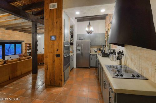 11330 Tanque Verde Rd, Tucson AZ  85749-8525 exterior