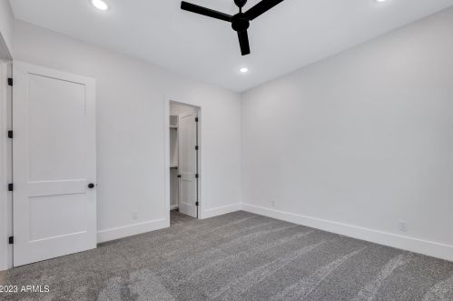 2053 37 Pl, Phoenix AZ 85050-8309 exterior