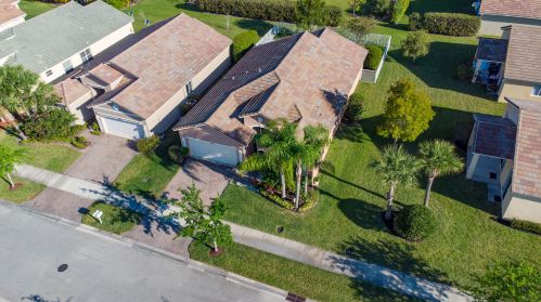 10051 Chadwick Dr, Fort Pierce FL 34987-2418 exterior