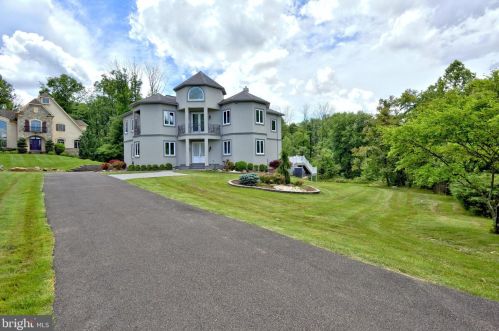 1334 Saddlebrook Ln, Huntingdon Valley, PA 19006-3736