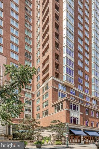 130 18th St, Philadelphia PA 19103-4923 exterior