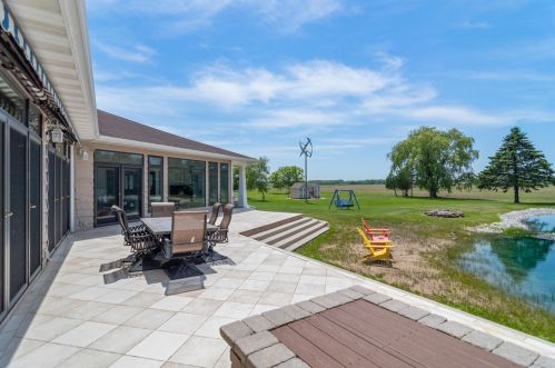 2916 County Road B, Manitowoc WI 54220-8950 exterior