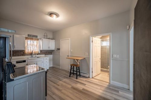 97 Seamans St, Providence RI 02908-1321 exterior