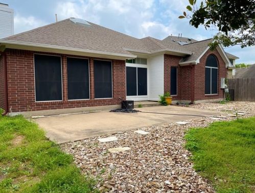 1609 Dapplegrey Ln, Austin TX  78727-4571 exterior