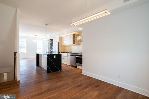 2833 Jackson St, Philadelphia PA  19145-2426 exterior