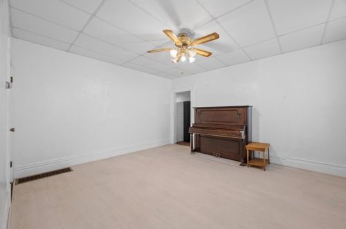 2811 Cobden St, Pittsburgh PA 15203-2608 exterior