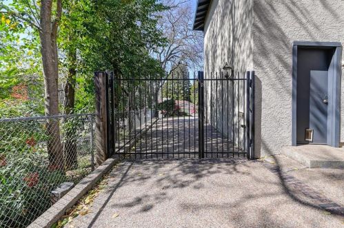 9811 Blue Lk Dr, Folsom CA 95630-1909 exterior