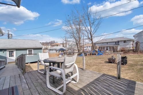 13 Ashwood St, Worcester MA 01604-3831 exterior