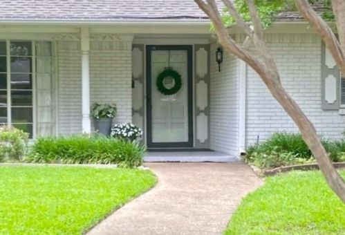 3151 Chapel Downs Dr, Dallas, TX 75229-5834