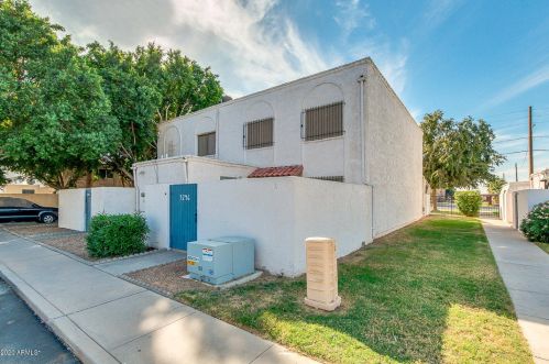 5246 42nd Pkwy, Phoenix AZ  85019-2408 exterior