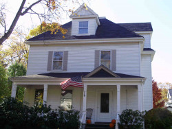 140 Dickerman Rd, Newton, MA 02461-1304