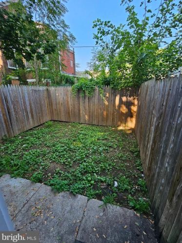 702 Lincoln St, Chester PA 19013-3527 exterior