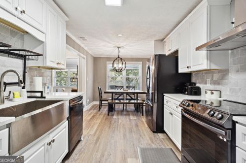 4096 Clay Dr, Atlanta GA  30360-2522 exterior