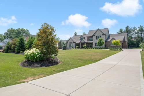 11428 Clayton Rd, Saint Louis MO 63131-2502 exterior