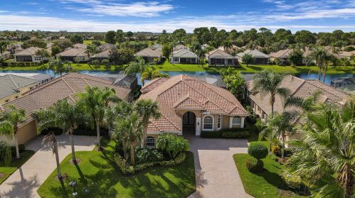 8837 One Putt Pl, Fort Pierce, FL 34986-3068